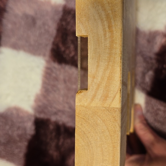 Initial "E" wooden bank - Picture 3 of 3